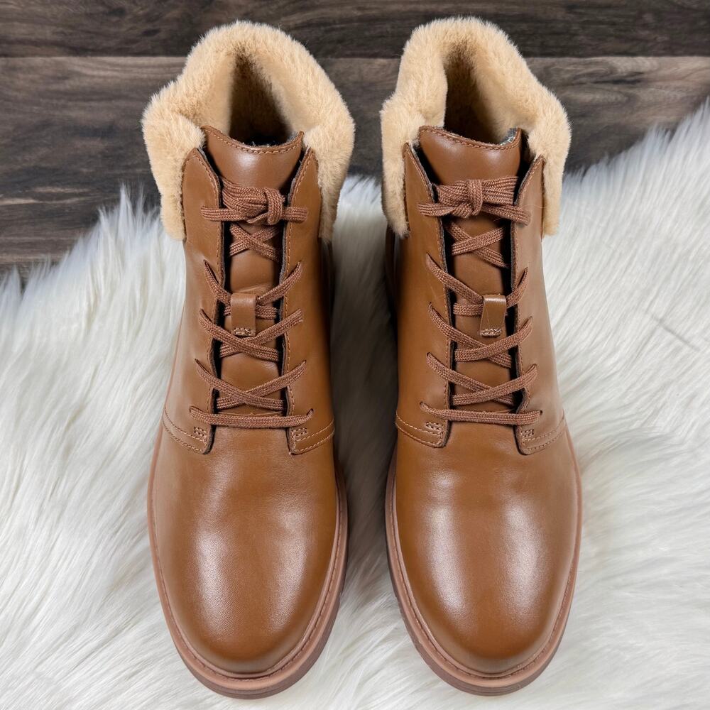 NEW Clarks Andie Mae 9M Leather Comfort Ankle Booties Tan Brown Faux Fur Cuff - Picture 3 of 12